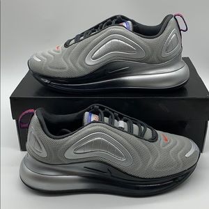 NIKE AIR MAX 720 GS